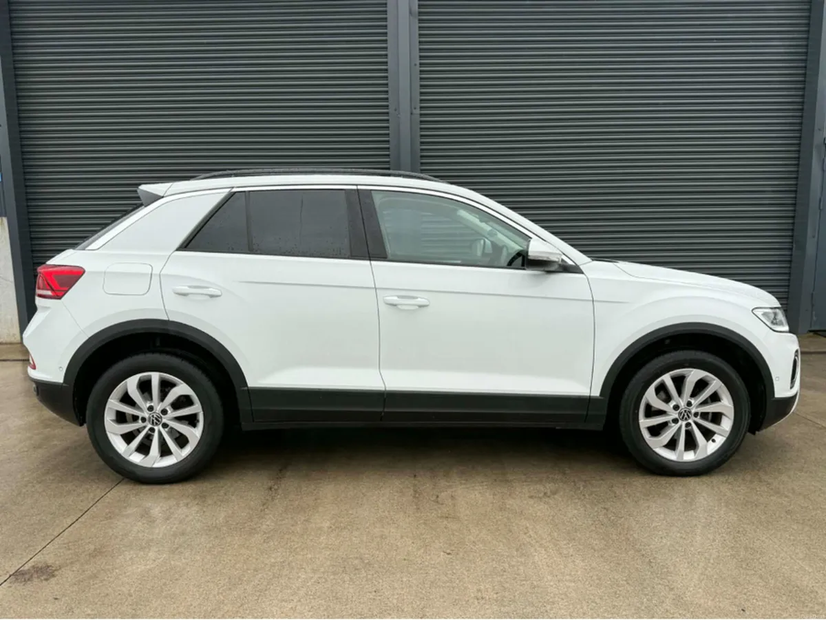 Volkswagen T-Roc SPEC ED 2.0 TDI MANUAL 6SPEED FWD - Image 3