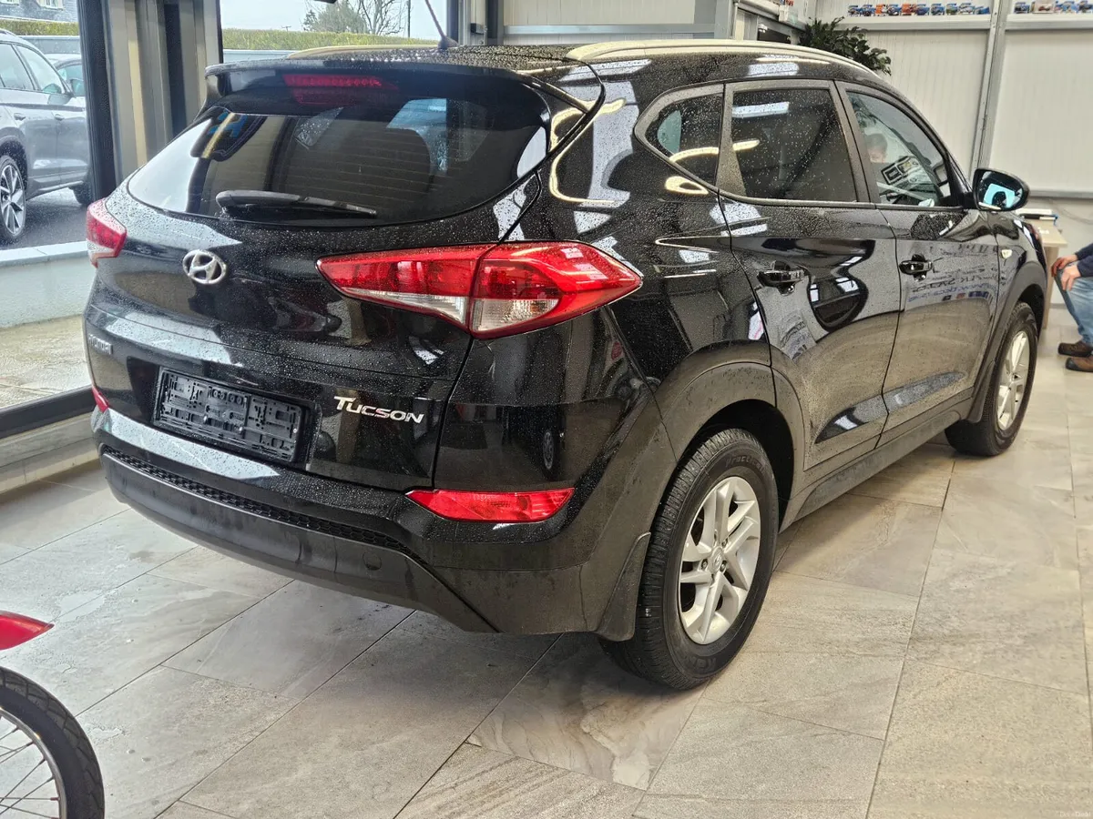 17 HYUNDAI TUCSON 1.7 DIESEL COMFORT EDITION - Image 2