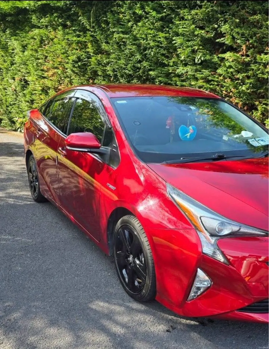 Toyota Prius 2017 full option low mileage 93447 km - Image 2