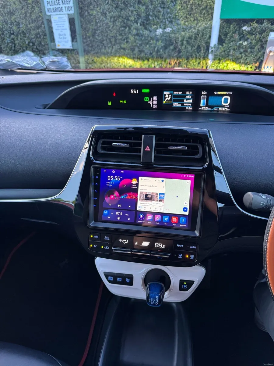 Toyota Prius 2017 full option low mileage 93447 km - Image 4