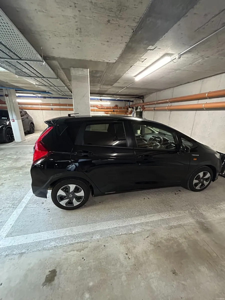 Honda Fit 2018 - Image 2