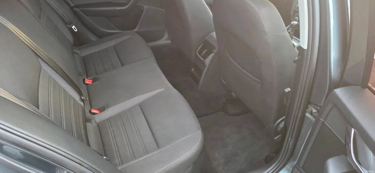 Car - Image 6