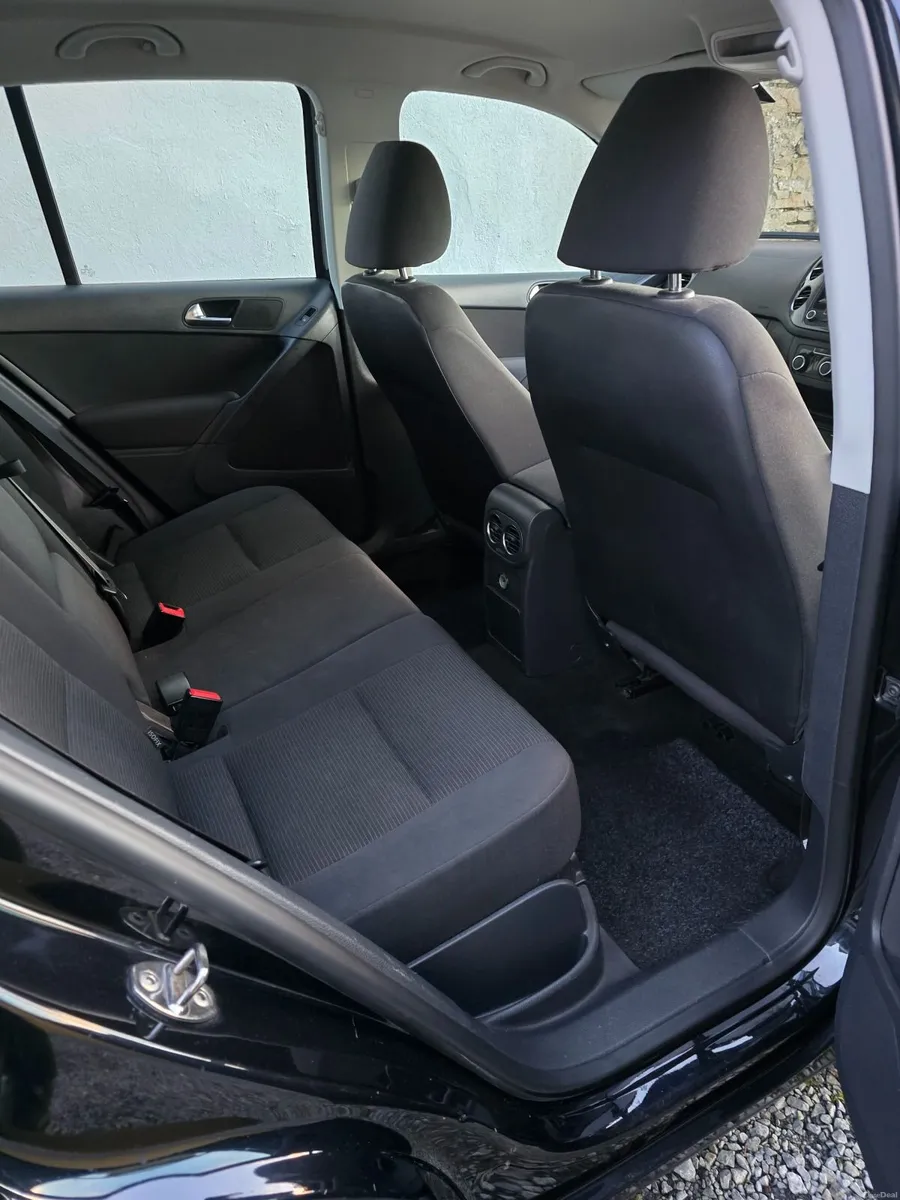 Volkswagen Tiguan 2012 - Image 2