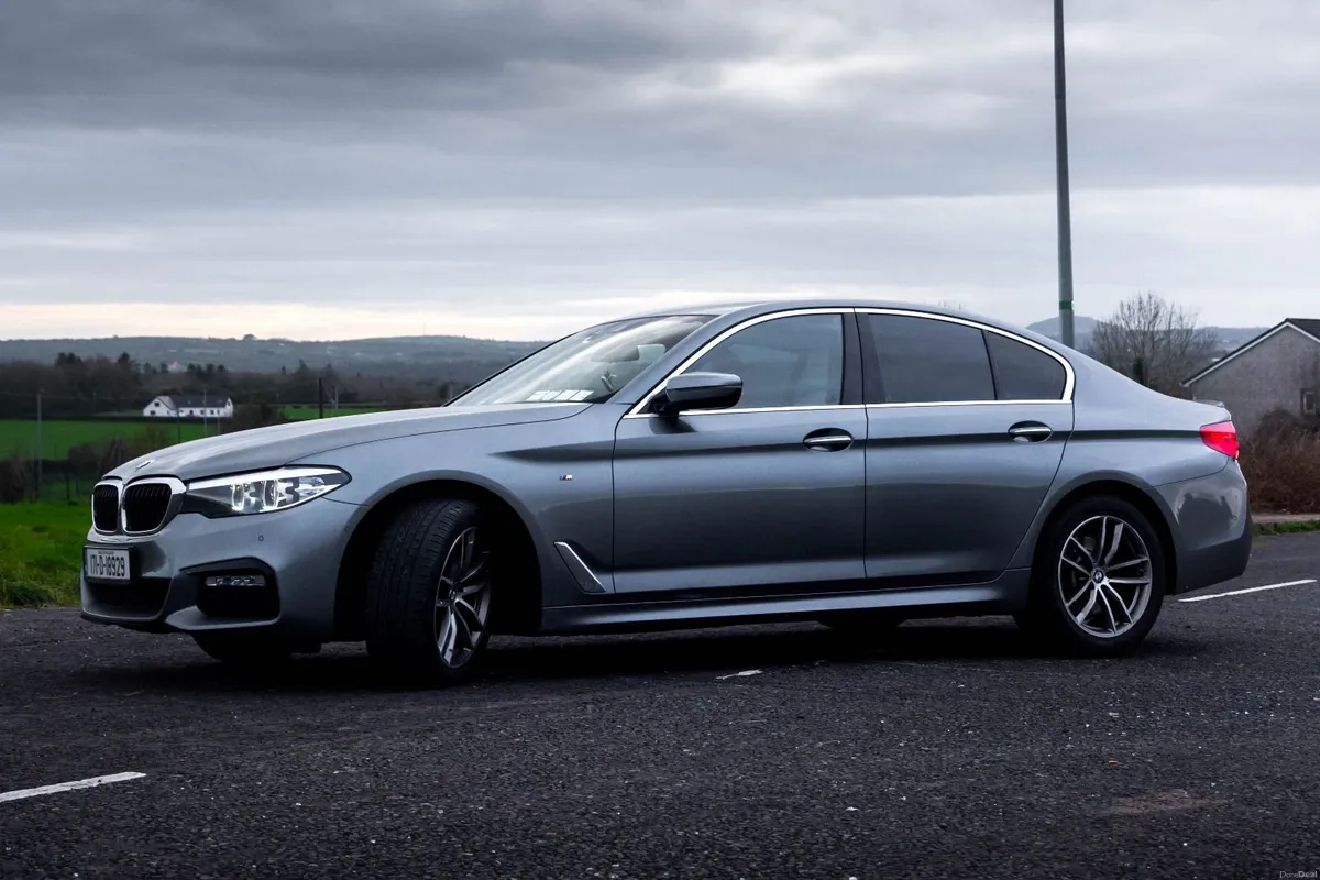 2017 BMW 520d 5-series LOW KM - Image 4