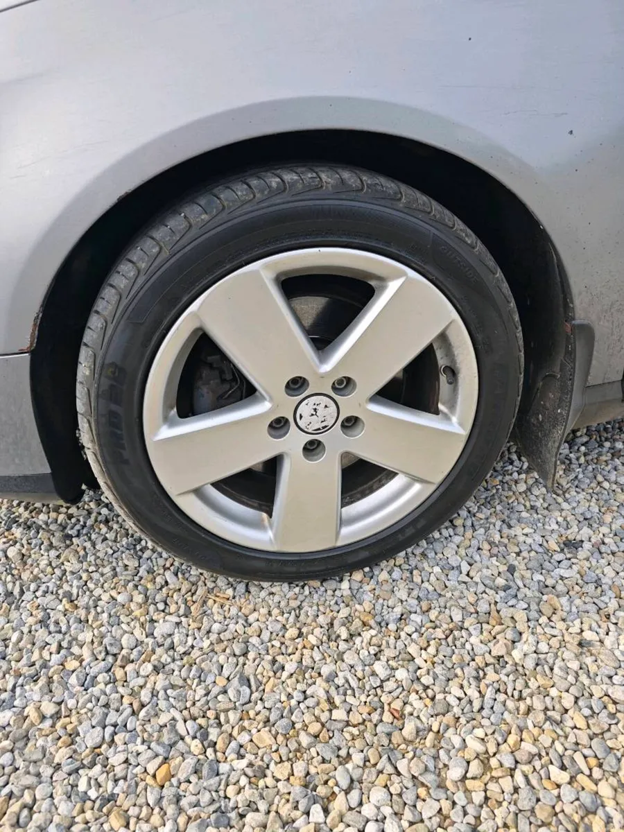 Volkswagen Passat - Image 4