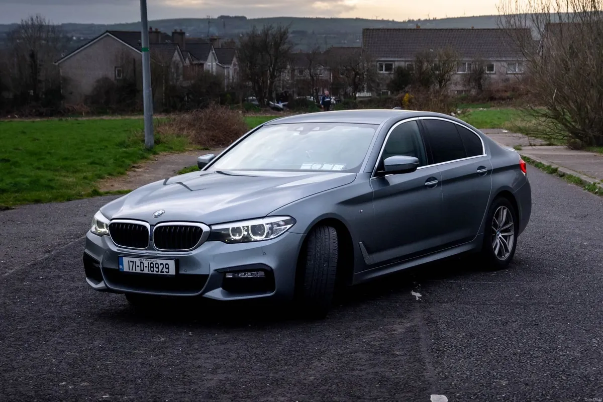 2017 BMW 520d 5-series LOW KM - Image 2