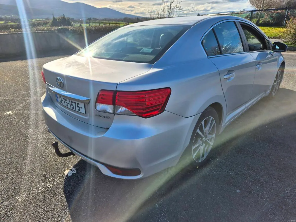 Toyota Avensis Diesel - Image 4