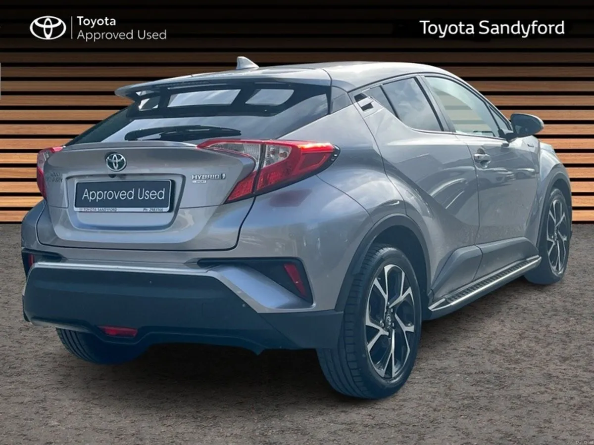Toyota C-HR HYBRID SPORT // REAR CAMERA // BLUETOO - Image 2