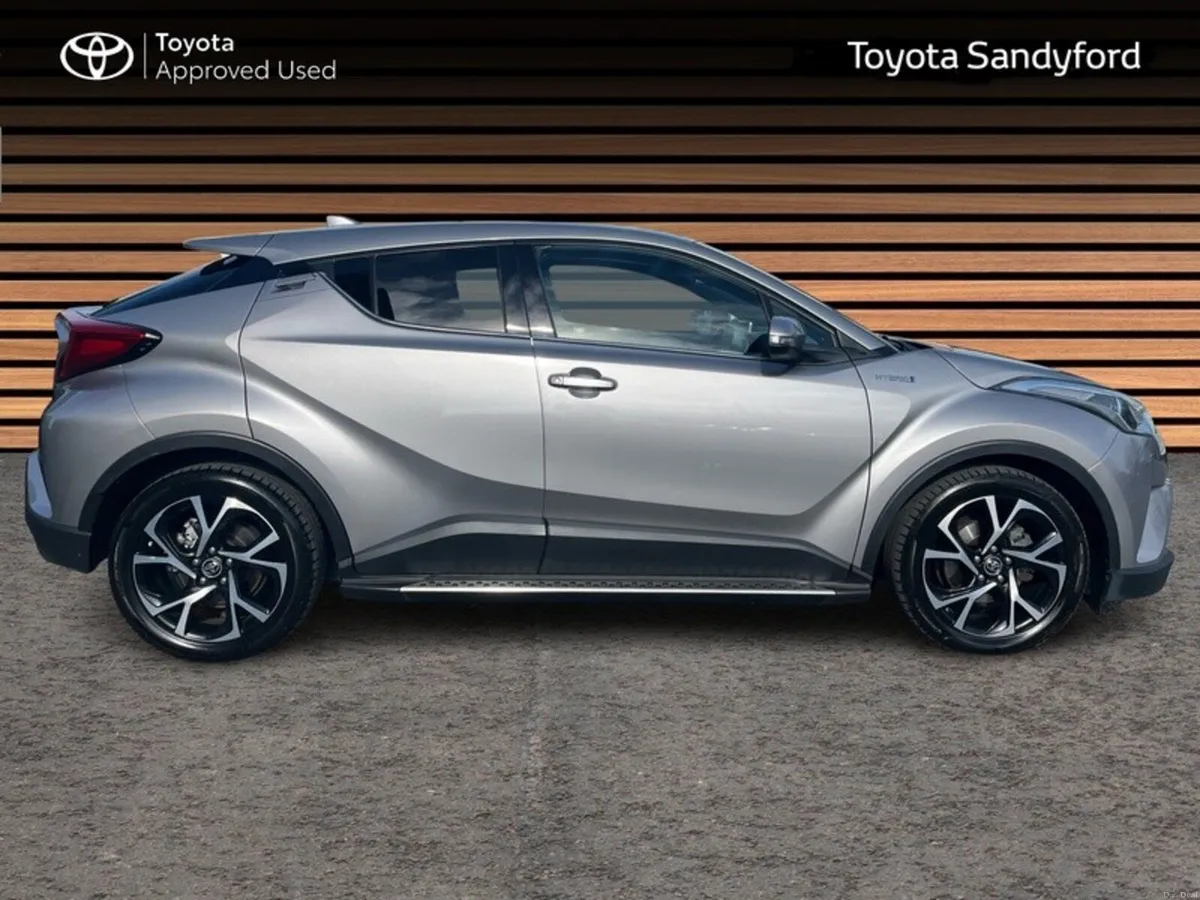 Toyota C-HR HYBRID SPORT // REAR CAMERA // BLUETOO - Image 3