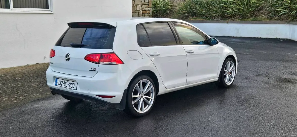 5950ono 2013 Volkswagen Golf - Image 1