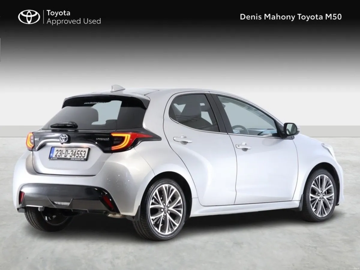 Toyota Yaris Platinum Hybrid - Image 2