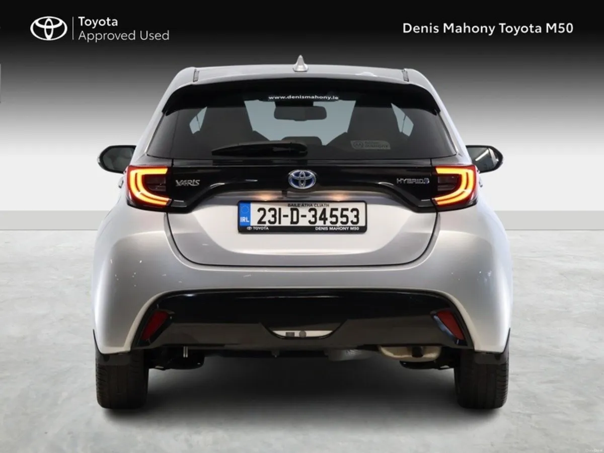Toyota Yaris Platinum Hybrid - Image 4