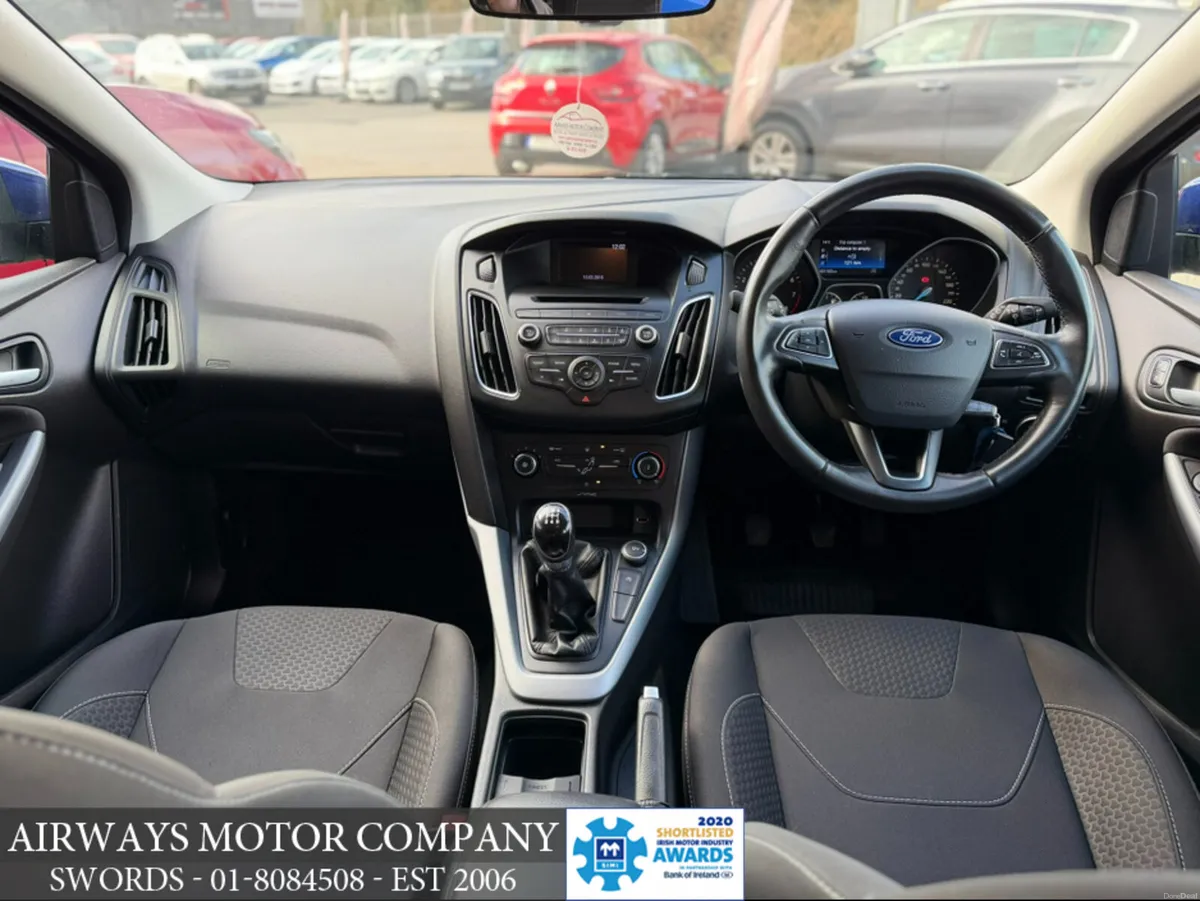 Ford Focus ZETEC 1.0 ECOBOOST 5DR - Image 4