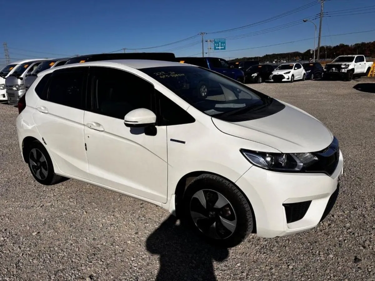 Honda Fit L Package 162 1.5 Hybrid - Image 3