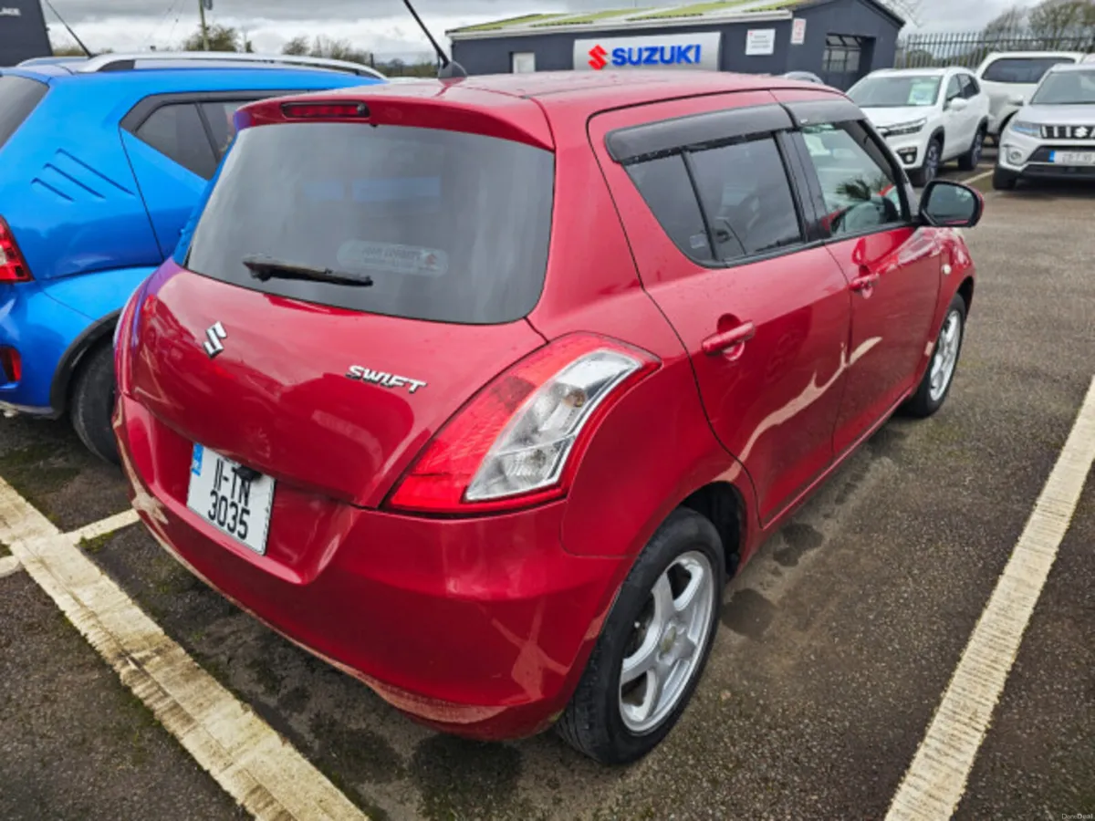 Suzuki Swift 5DR Automatic - Image 3
