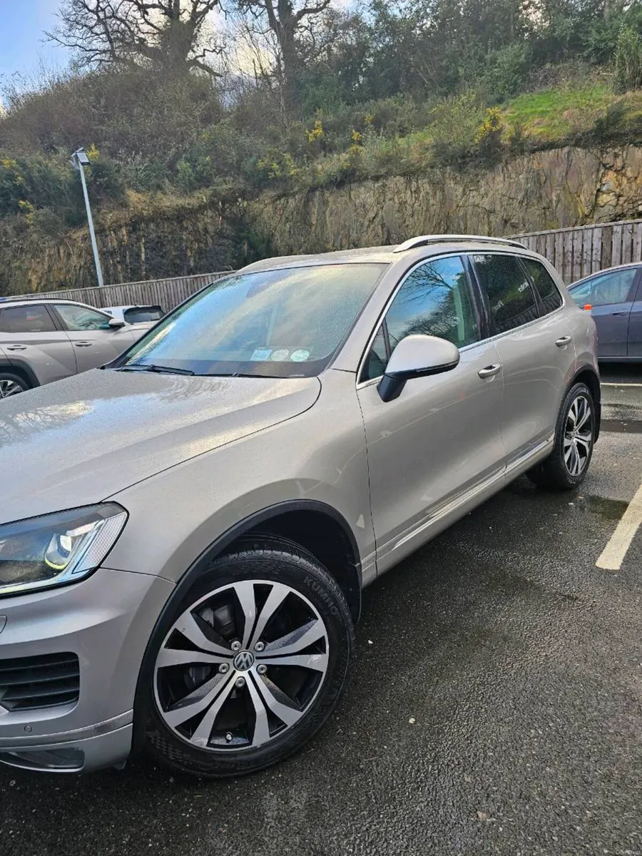 2017 Volkswagen Touareg 3.0 V6 TDI – Leather – Tow - Image 1