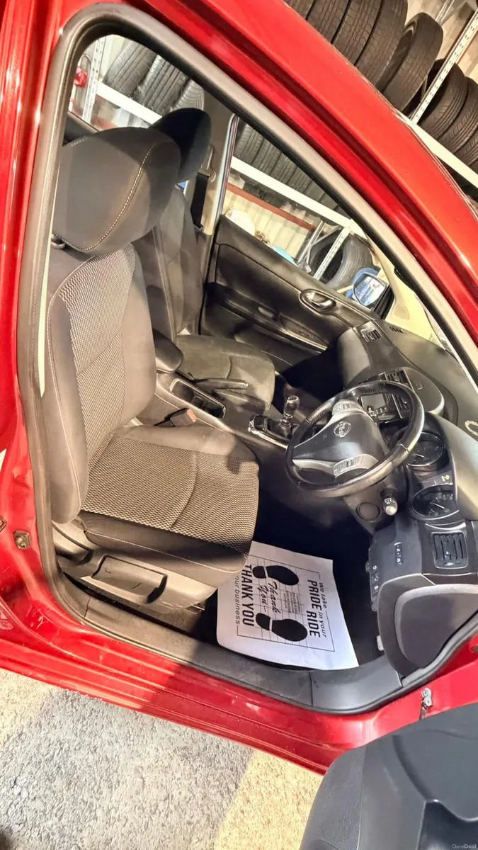 2015 Nissan Pulsar - Image 2