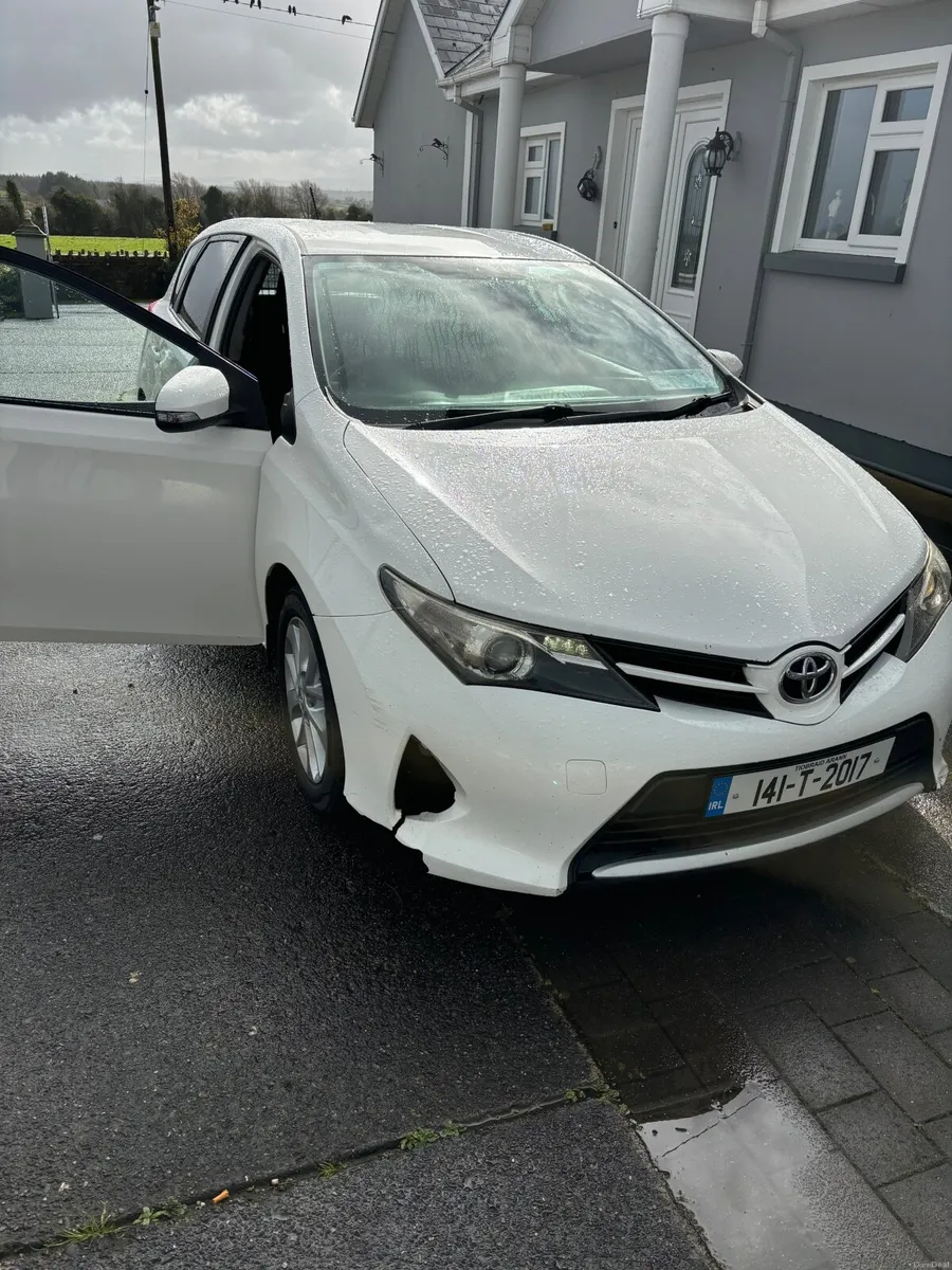 Toyota Auris 2014 - Image 3