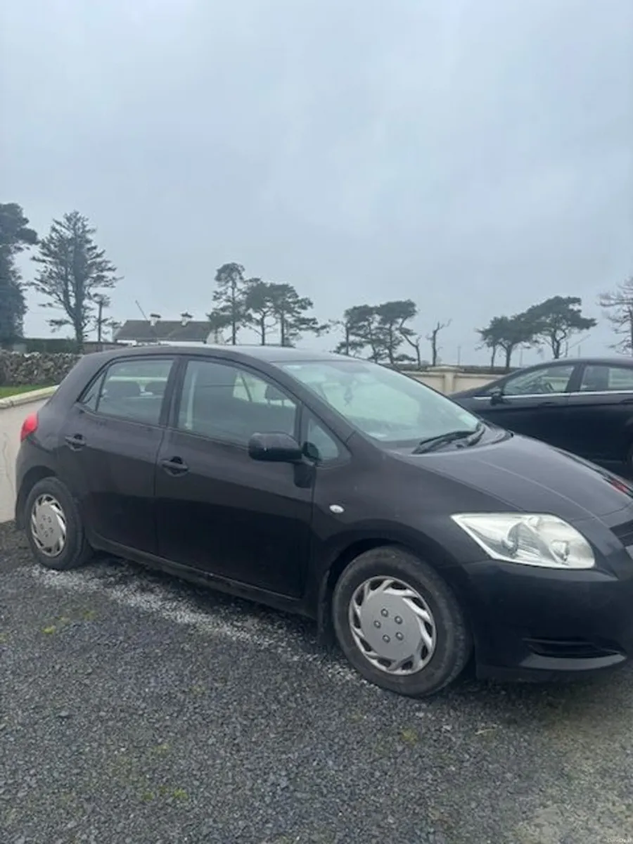 Toyota Auris 2008 - Image 2