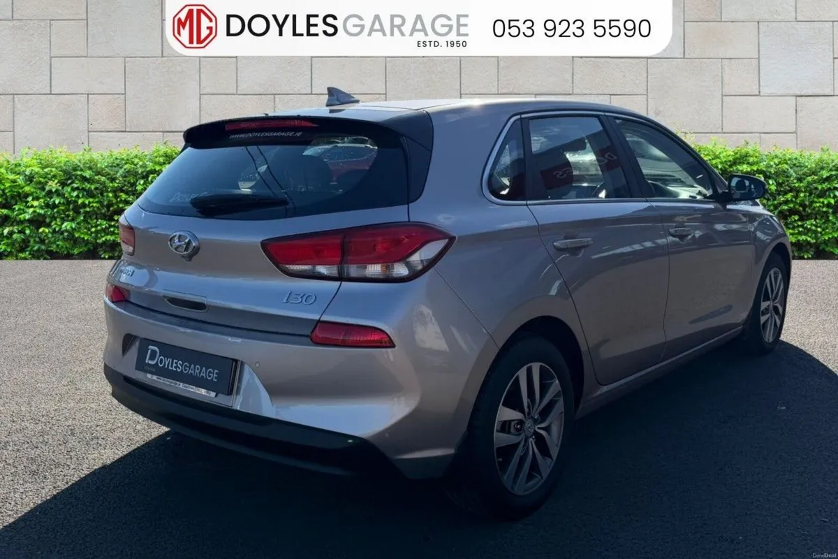 Hyundai i30 1.6 Diesel Deluxe Plus - Image 3