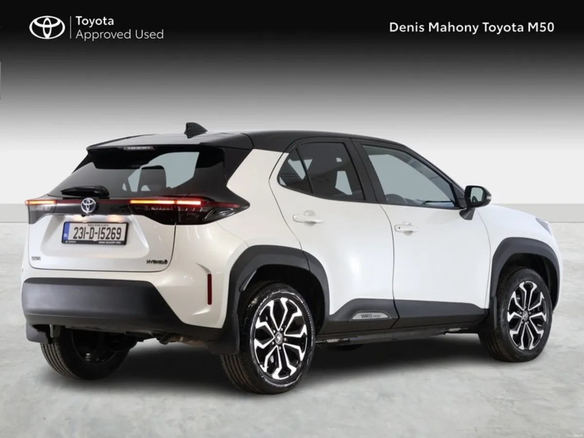 Toyota Yaris Cross Luna Sport Hybrid - Image 2