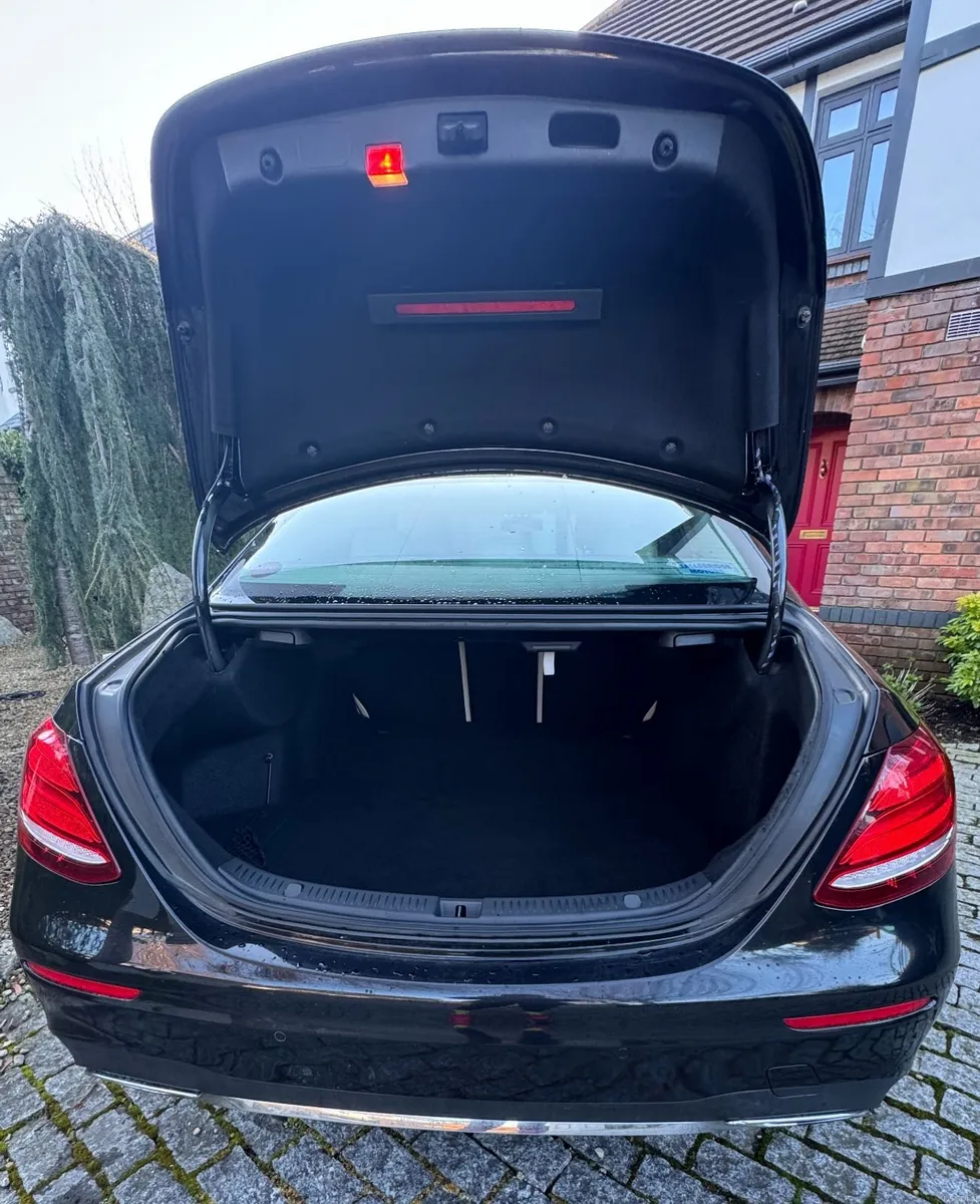 Mercedes-Benz E-Class 2017 - Image 4