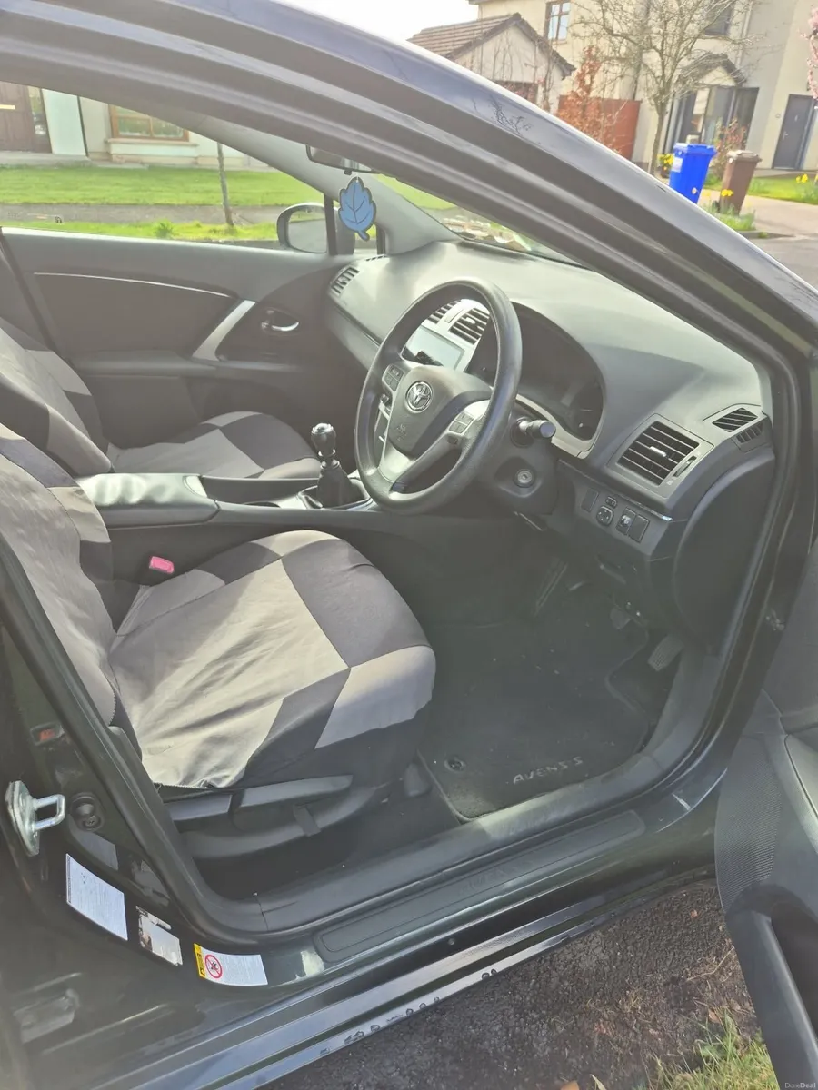 Toyota Avensis 2012  2.0 diesel - Image 4