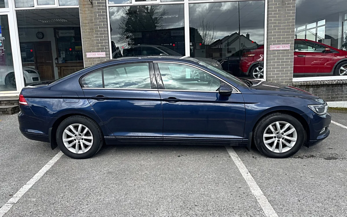 Volkswagen Passat Comfortline 1.6 TDI - Image 2