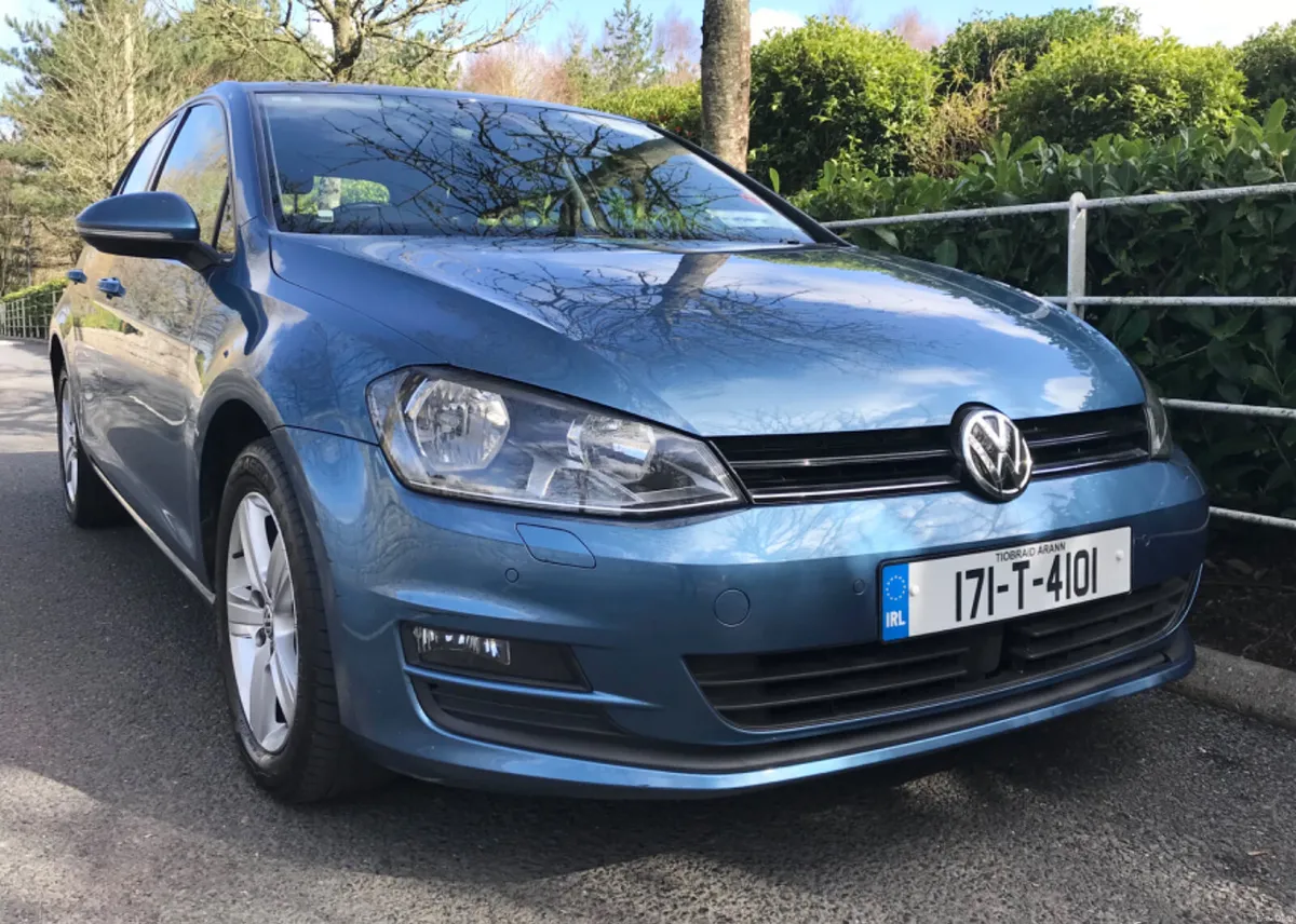 Volkswagen Golf 1.6TDI 110HP Trendline 1 Owner - Image 1