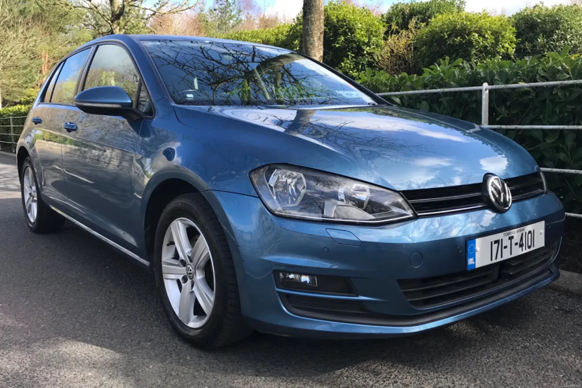 Volkswagen Golf 1.6TDI 110HP Trendline 1 Owner - Image 3