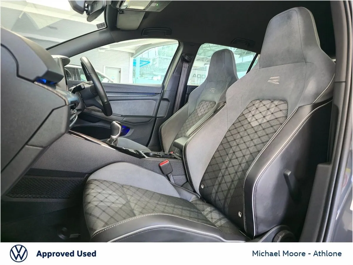 Volkswagen Golf 2.0 TDI 150BHP R-Line - Image 4