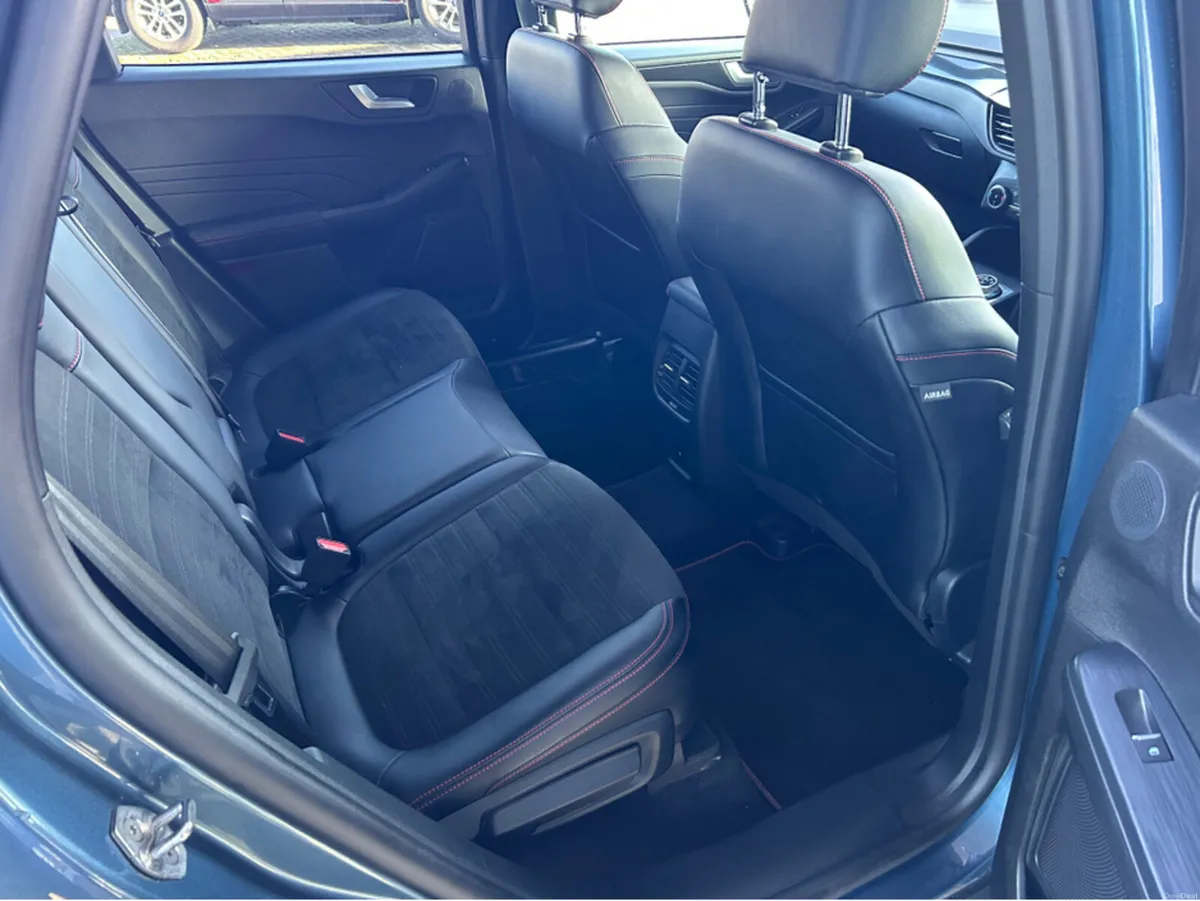 Ford Kuga ST-LINE X - Image 2