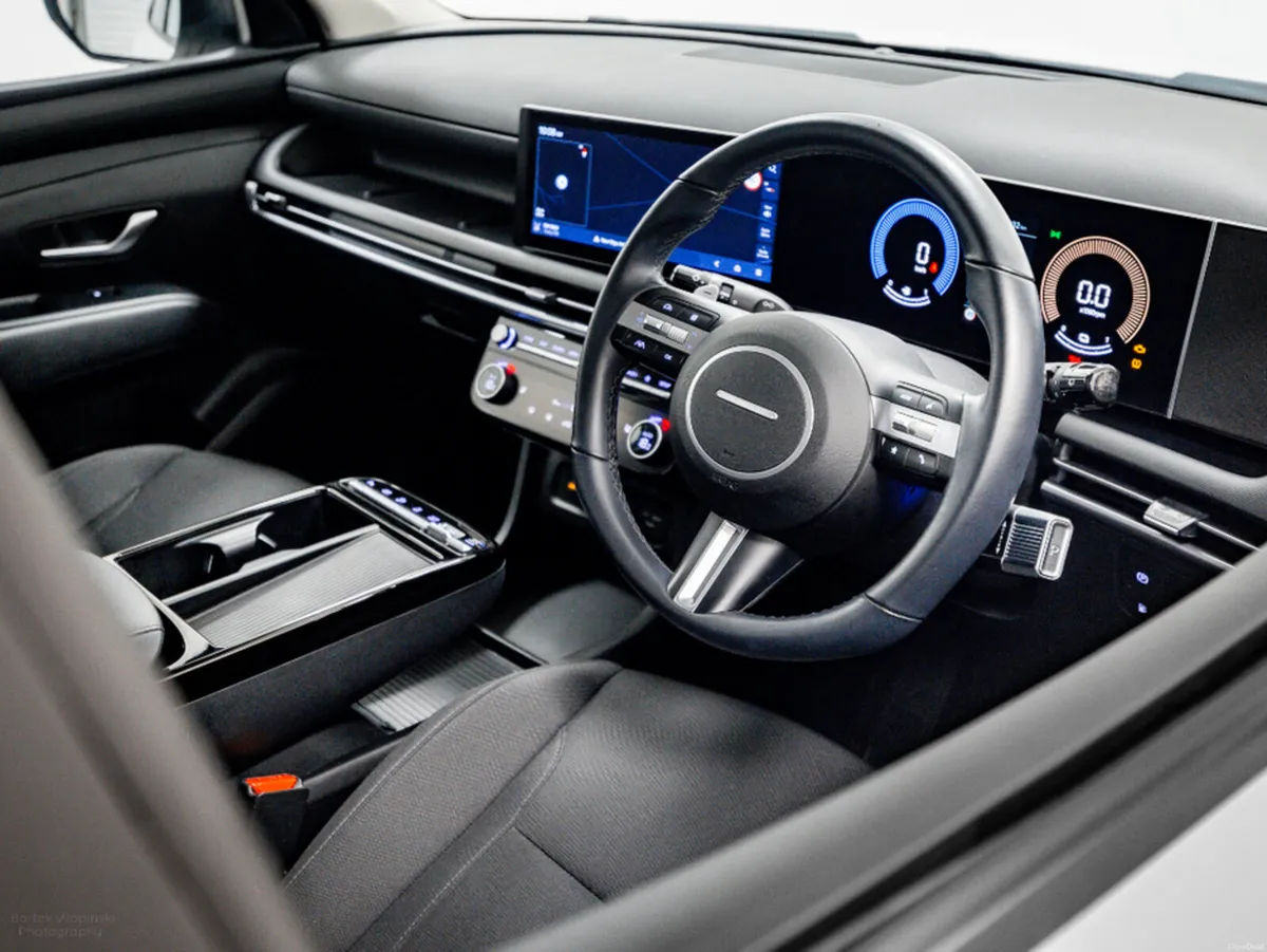 Hyundai Tucson Comfort Plus 1.6 PHEV Auto 265HP - Image 2