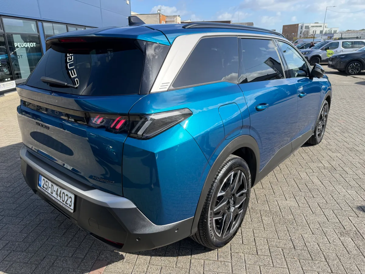 2025Peugeot 5008 Allure Hybrid - Image 5
