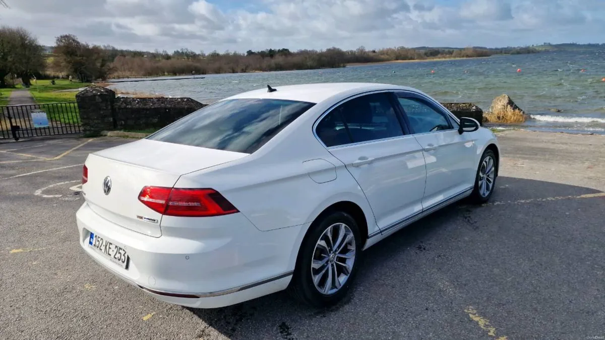 2015 PASSAT HIGHLINE 1.6TDI HIGH SPEC - Image 3