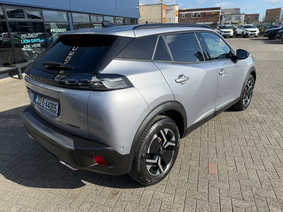 2025 Peugeot 2008 Allure Hybrid - Image 4