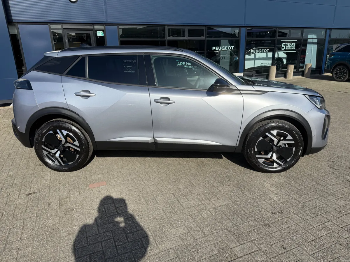 2025 Peugeot 2008 Allure Hybrid - Image 3