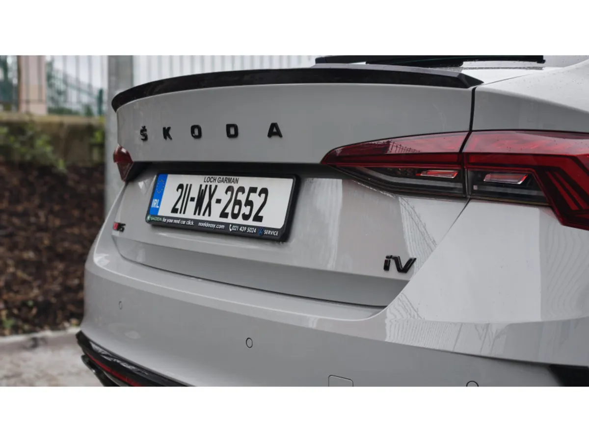 Skoda Octavia 1.4 TSI RS IV PHEV 245 BHP- AS NEW- - Image 4