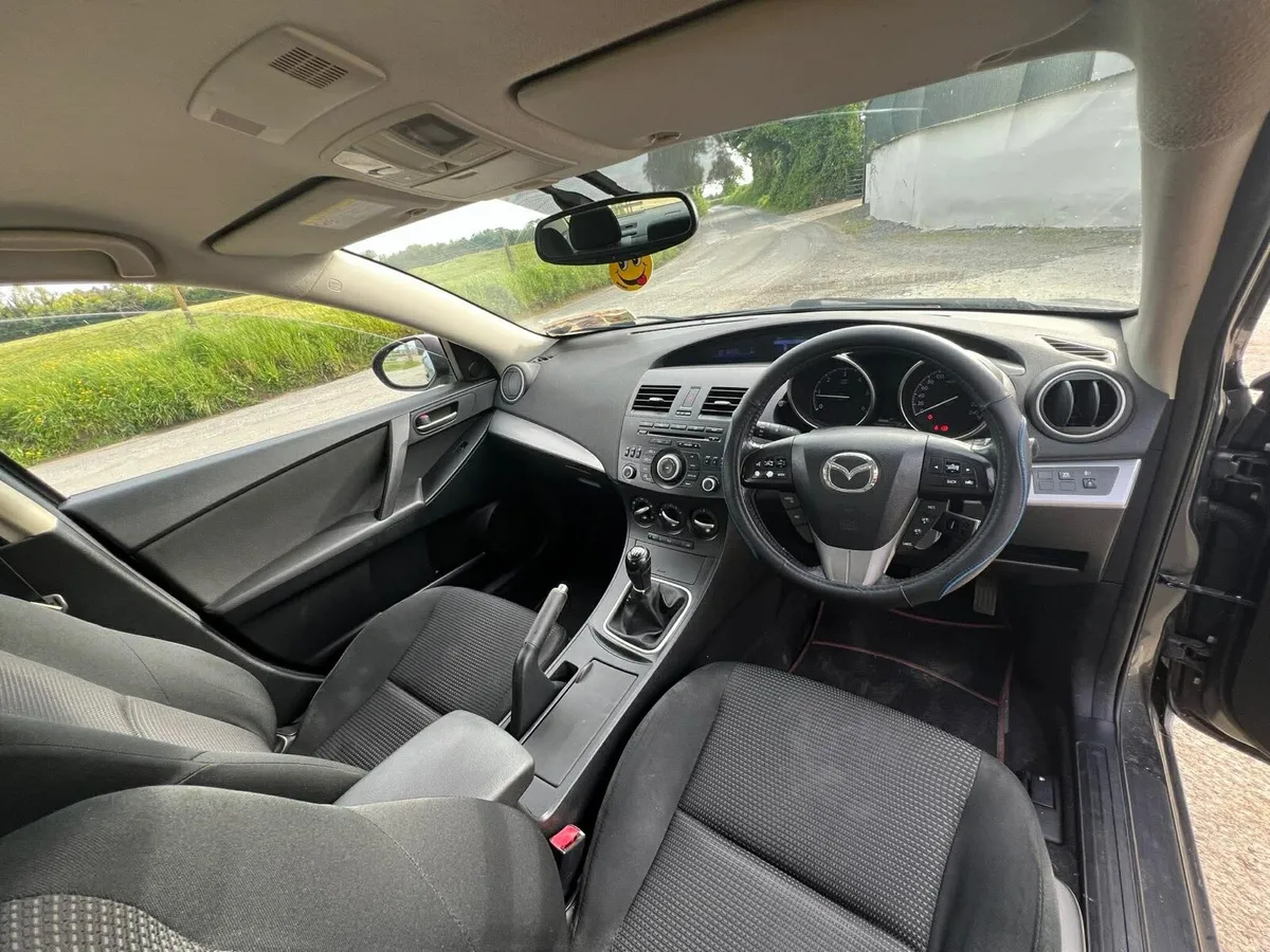 Mazda 3 - Image 4