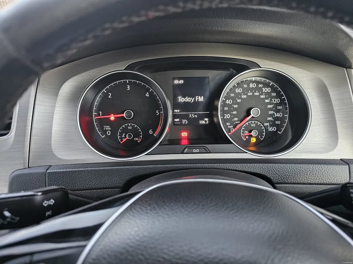 Volkswagen golf estate 2.0 TDI sport bluemotion - Image 3