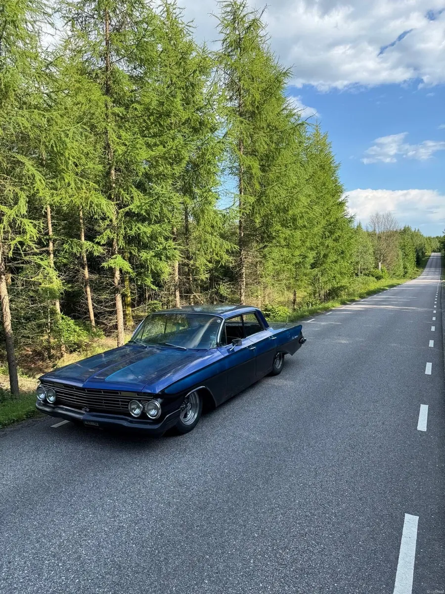 Chevrolet Impala - Image 2