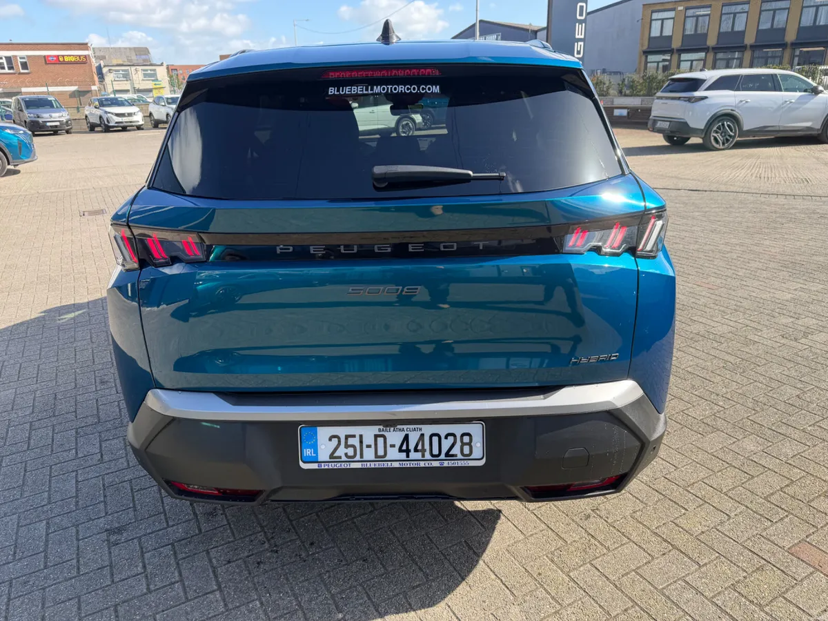 2025Peugeot 5008 Allure Hybrid - Image 4