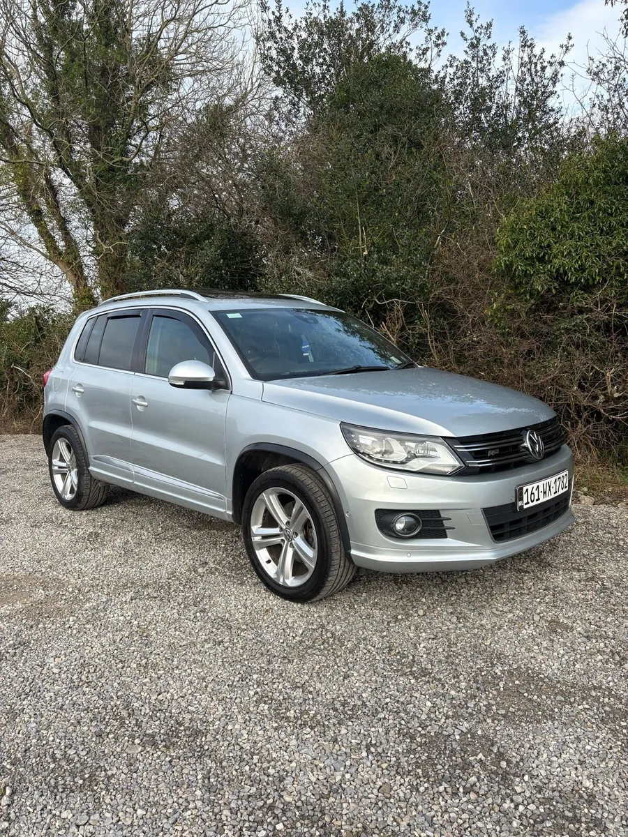 VW Tiguan R LINE Sunroof FSH - Image 2