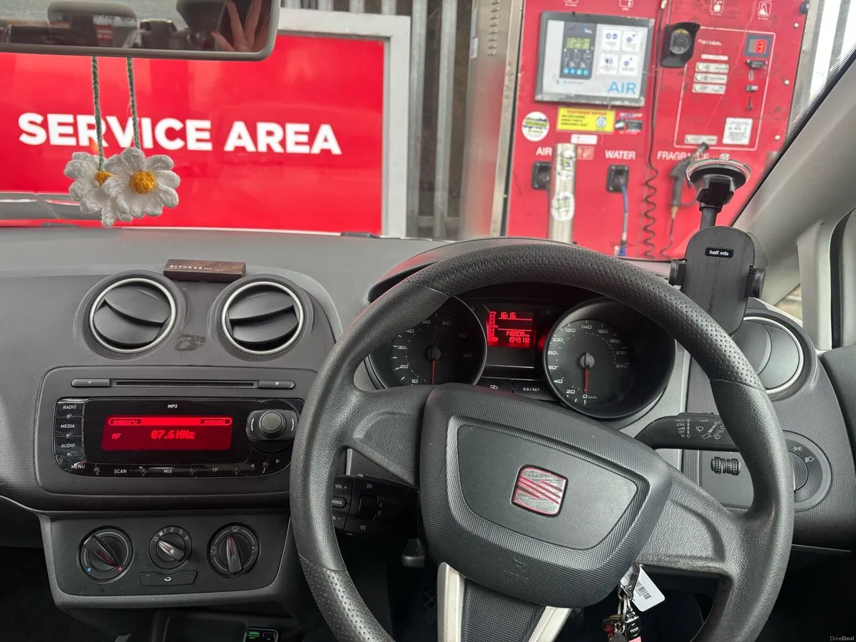 Seat ibiza 2012 1.2L manual - Image 4