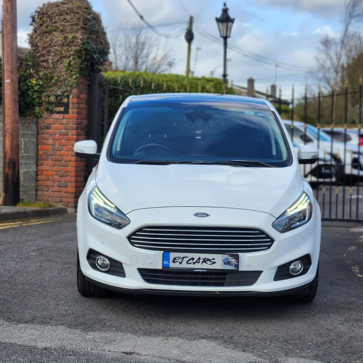 2018 Ford S-Max  Automatic 7seats - Image 2