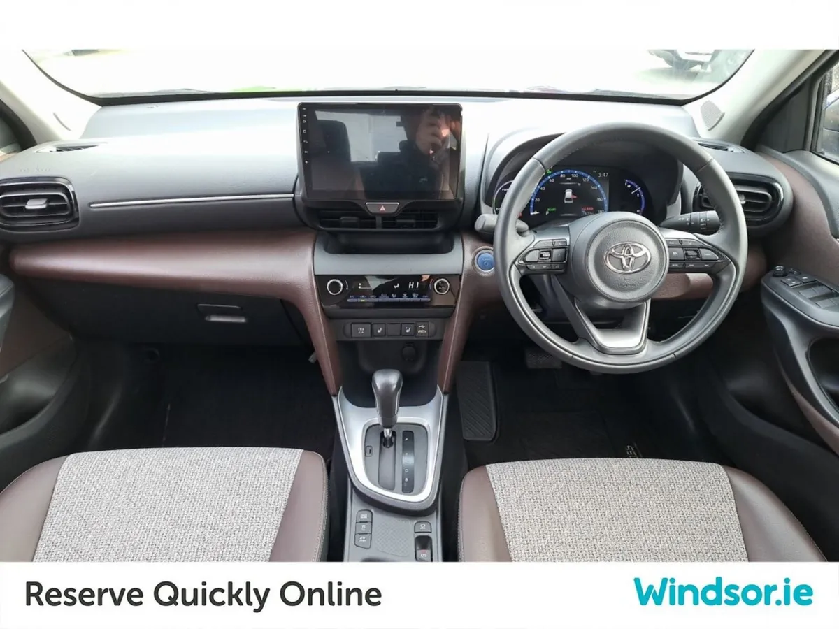 Toyota Yaris Cross HYBRID - Image 3