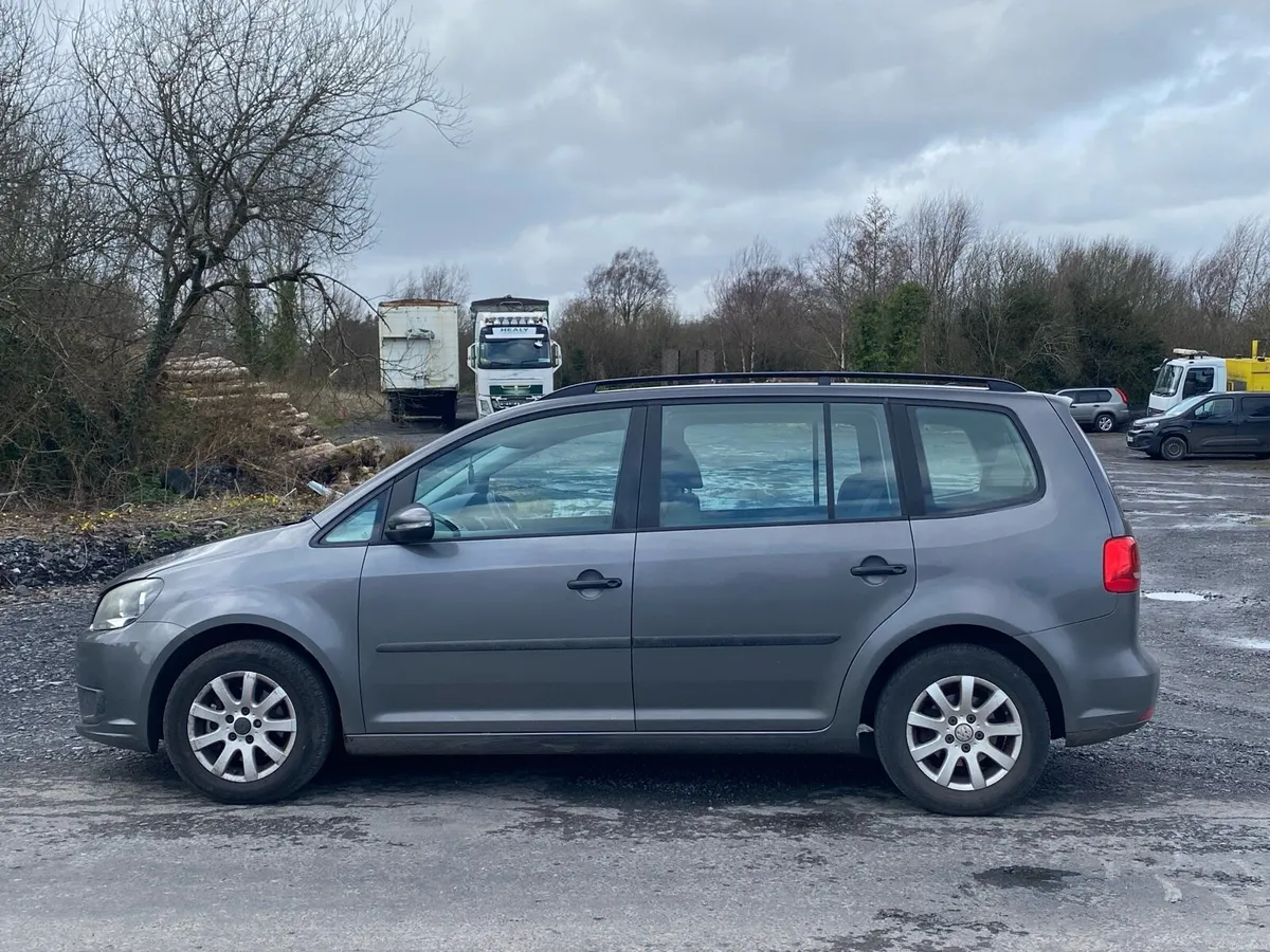 2011 Volkswagen Touran 1.6TDI - Image 3
