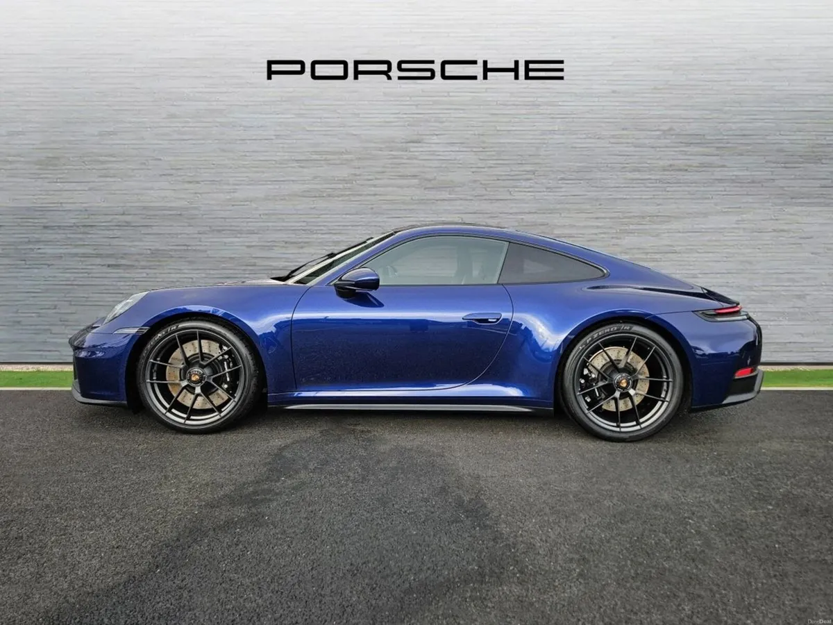 Porsche 911 Carrera GTS - Image 3