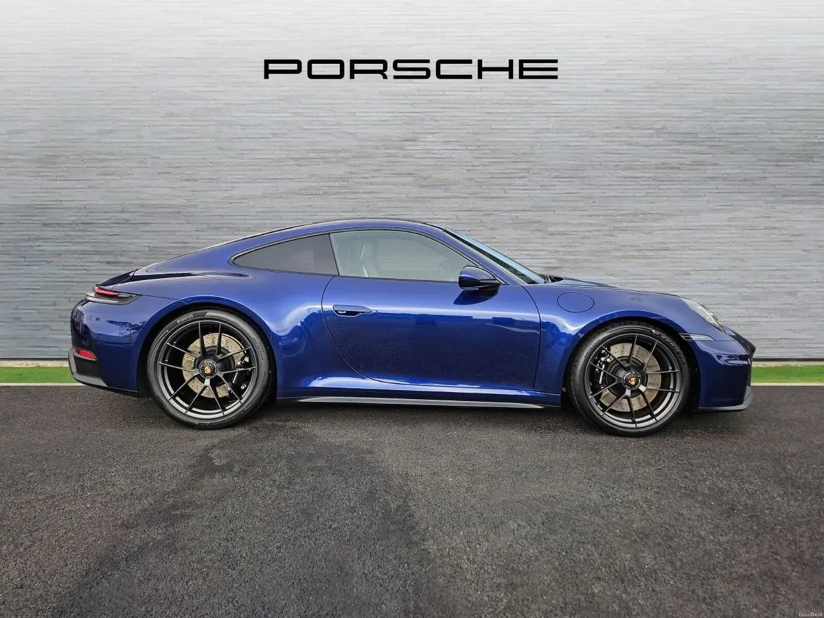 Porsche 911 Carrera GTS - Image 4