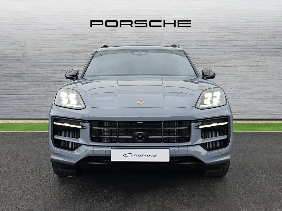 Porsche Cayenne E-Hybrid Black Edition - Image 4